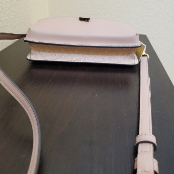 Michael kors Signature Jet Set Charm Small Crossbody - Picture 5 of 10